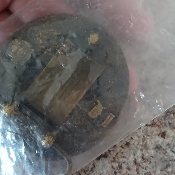 JOHN DEERE FLY-IN 92-93 BRASS BELT BUCKLE VINTAGE 1992 TRACTOR FARMER - Picture 3 of 7